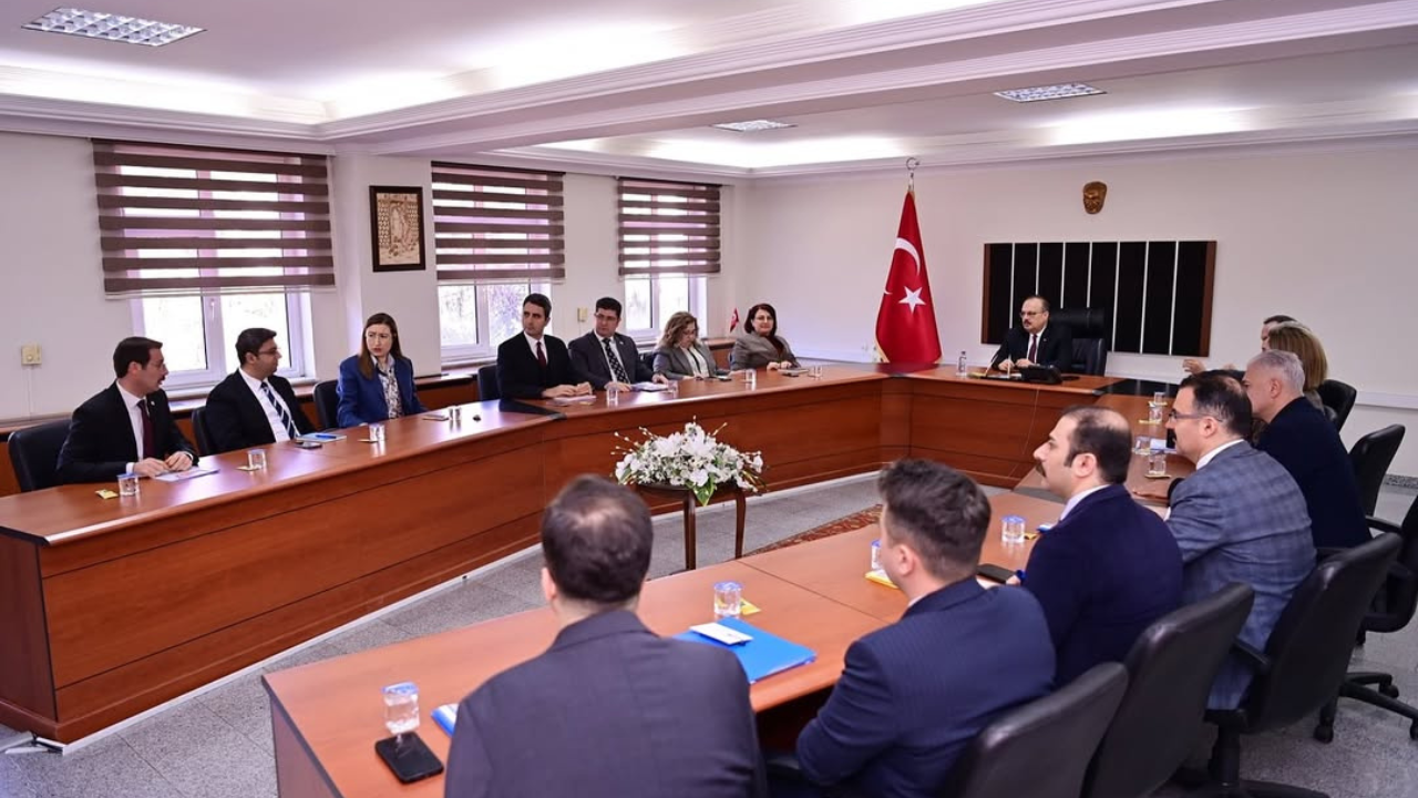 Aydın Valisi Yakup Canbolat başkanlığında, ilçe kaymakamlarının katılımıyla bir Değerlendirme