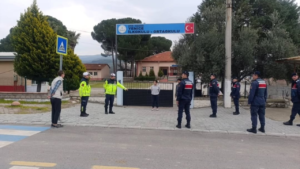 Aydın ilinde, Trafik Jandarması ve Asayiş Timleri, öğrencilerin güvenliğini sağlamak