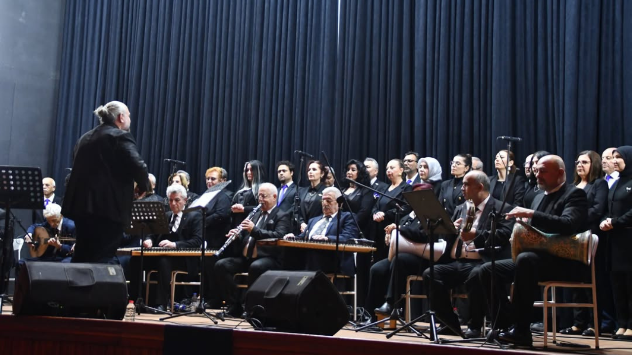 Aydın Büyükşehir Belediyesi Türk Sanat Müziği Korosu, Şef Murat Akyüz