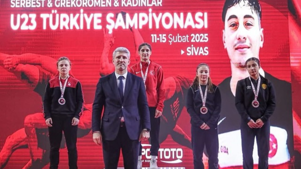 U23 Kadınlar Türkiye Güreş Şampiyonası’nda, 50 kg kategorisinde mücadele eden