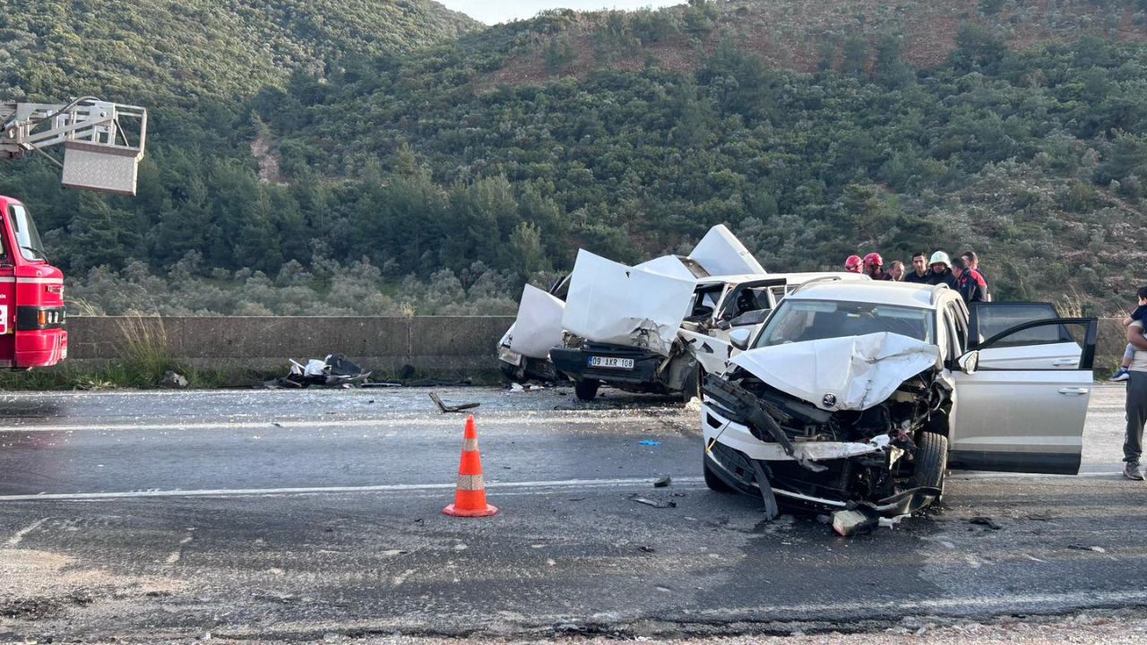 Aydın-İzmir karayolu Ortaklar mevkiinde meydana gelen zincirleme trafik kazasında 3