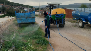 Karacasu Belediyesi, yaz mevsimi hazırlıkları kapsamında ilçe genelinde yabani ot