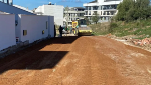 Didim Belediyesi, ilçedeki yolları daha konforlu ve güvenli hale getirmek