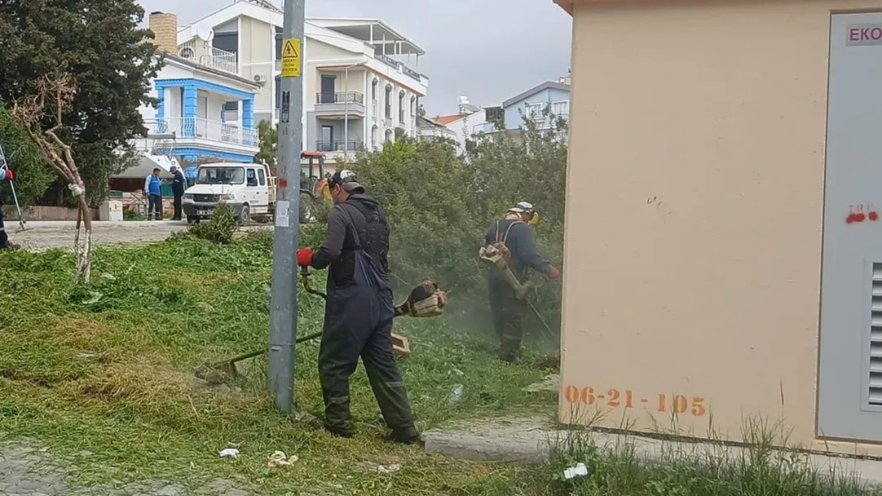 Didim Belediyesi, kent genelinde çevre düzenleme ve temizlik çalışmalarına aralıksız