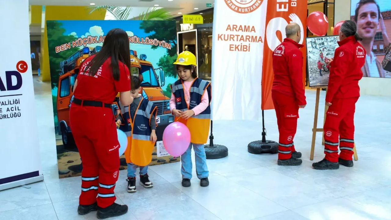 Efeler Belediyesi, Deprem Haftası kapsamında düzenlediği Afet Farkındalık Etkinliği ile
