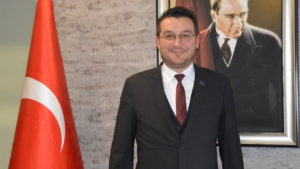 Anahtar Parti Efeler İlçe Başkanı Semih Akgün, düzenlediği basın toplantısında