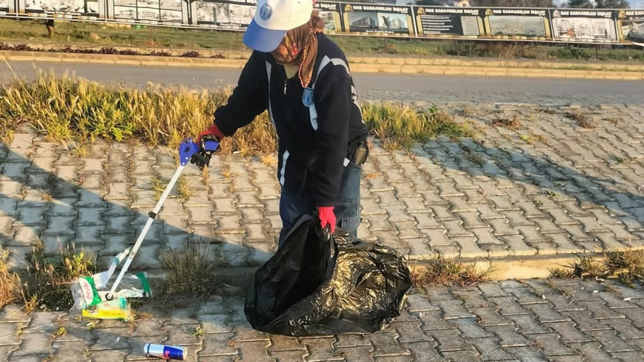 Didim Belediyesi Temizlik İşleri Müdürlüğü ekipleri, ilçe genelinde yürütülen mıntıka