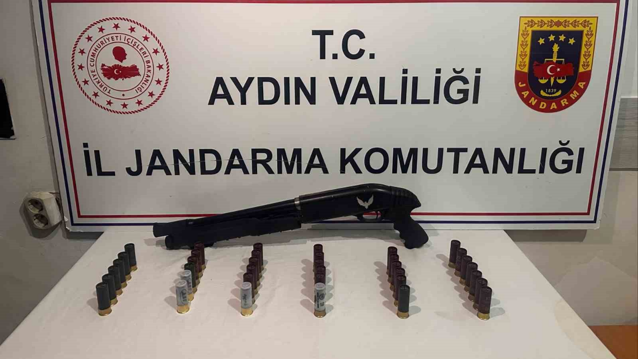 Aydın’da jandarma ekiplerinin “Dur” ihtarına uymayarak kaçmaya çalışan bir şahıs,