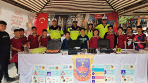 Aydın’ın Kuyucak ilçesinde düzenlenen TÜBİTAK Bilişim ve Teknoloji Fuarı kapsamında,