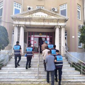 Aydın’ın Didim ilçesi Balat Mahallesi’nde bulunan sit alanında tarihi eser