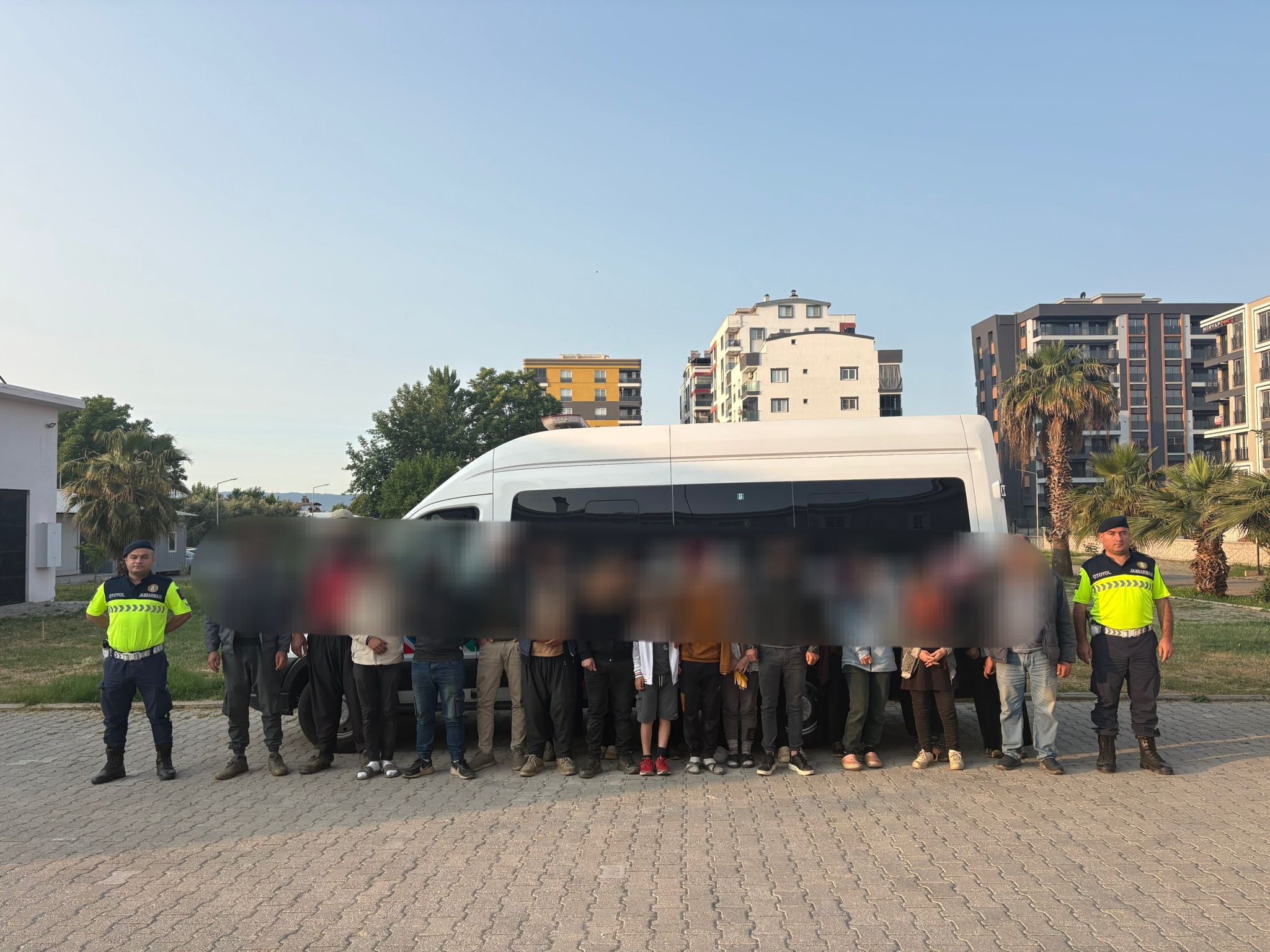 Aydın-İzmir Otoyolu Germencik Gişelerinde, Hıdırbeyli Otoyol Jandarma Karakol Komutanlığı tarafından