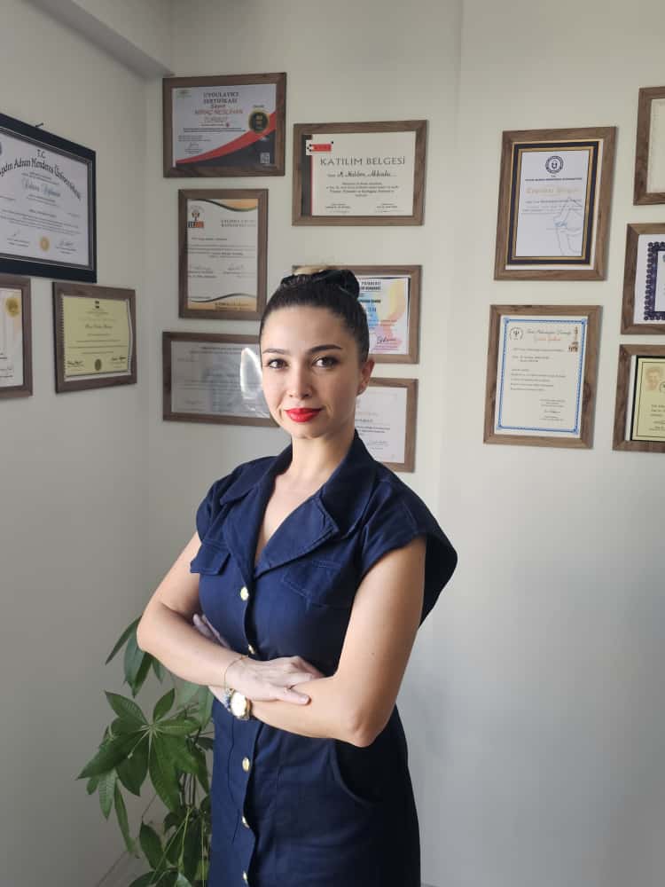 Neslihan Turgut yazar fotoğrafı