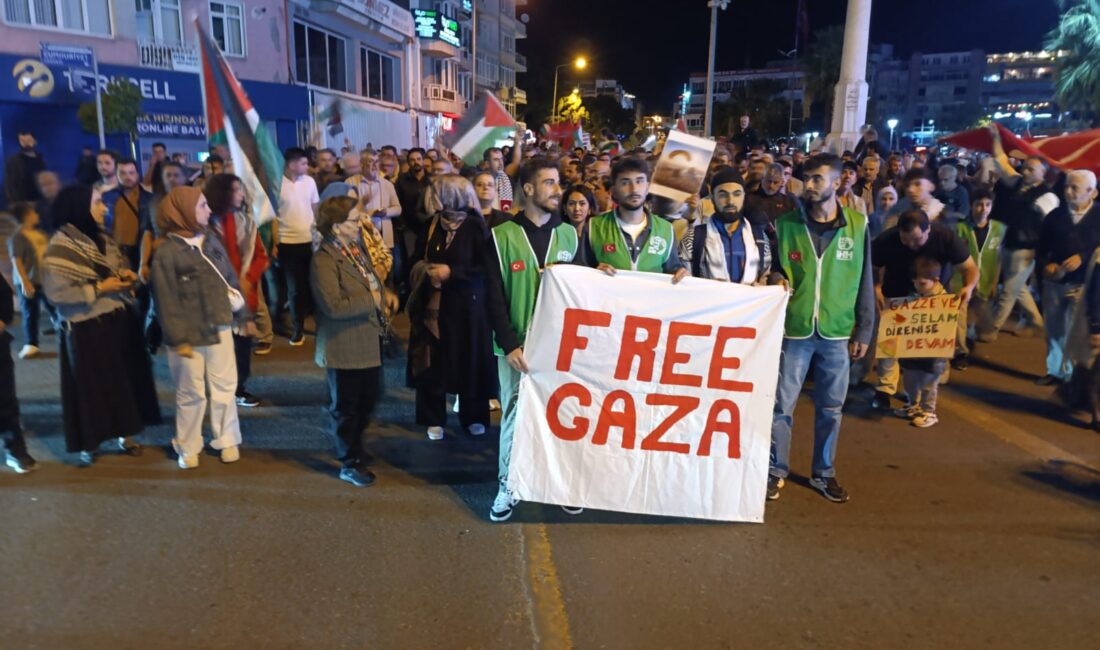 Aydın Sivil Dayanışma Platformu öncülüğünde gerçekleştirilen protestoda, İsrail’in Gazze’deki saldırıları