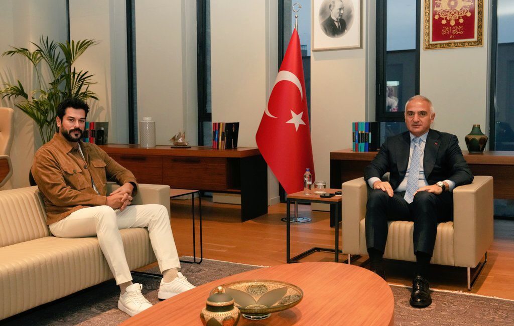 Kültür ve Turizm Bakanı Mehmet Nuri Ersoy ile ünlü oyuncu