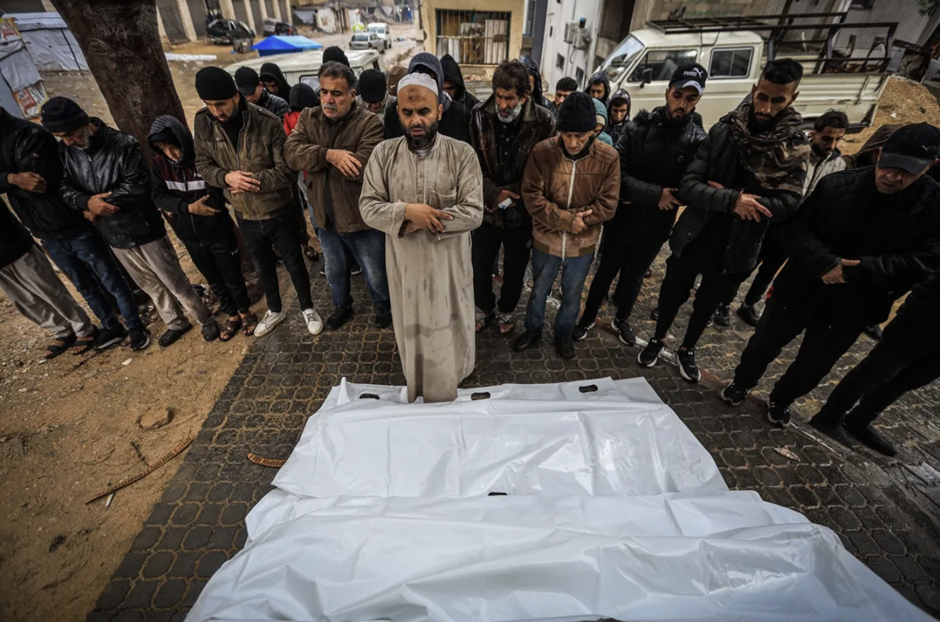 İsrail’in Gazze’ye yönelik saldırıları devam ediyor. Son 48 saatte enkaz