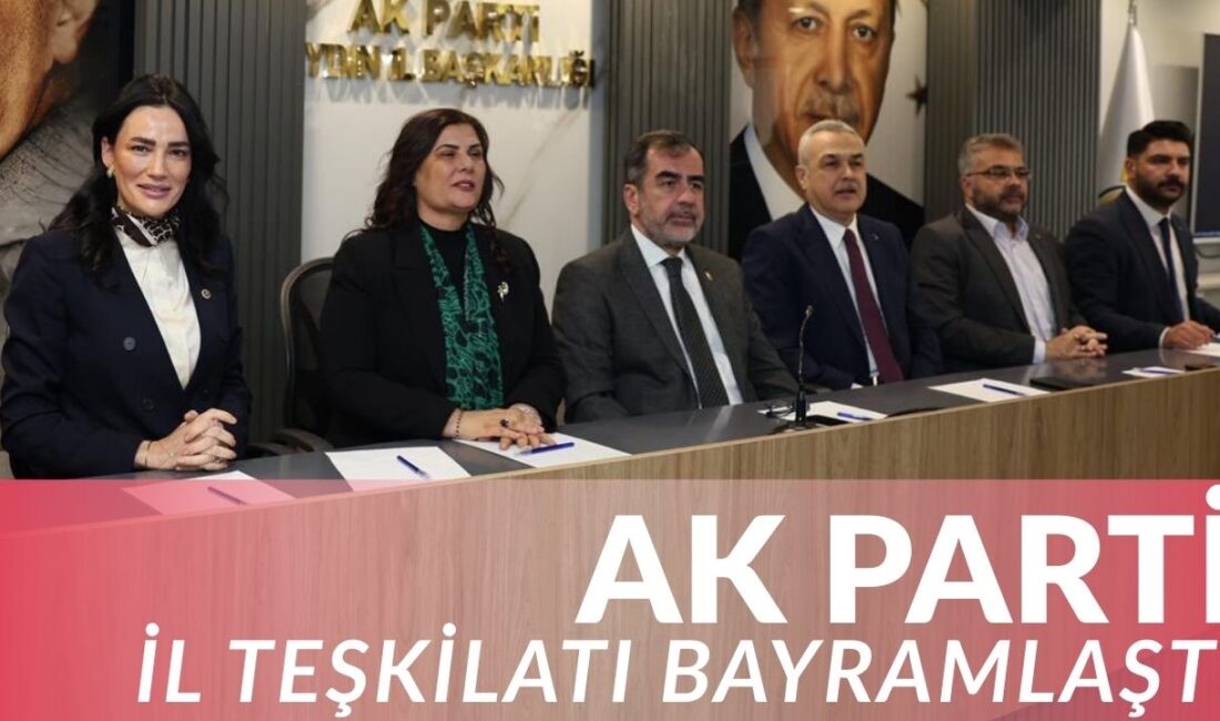AK Parti Aydın İl Başkanlığı’nda düzenlenen bayramlaşma programında tüm teşkilat
