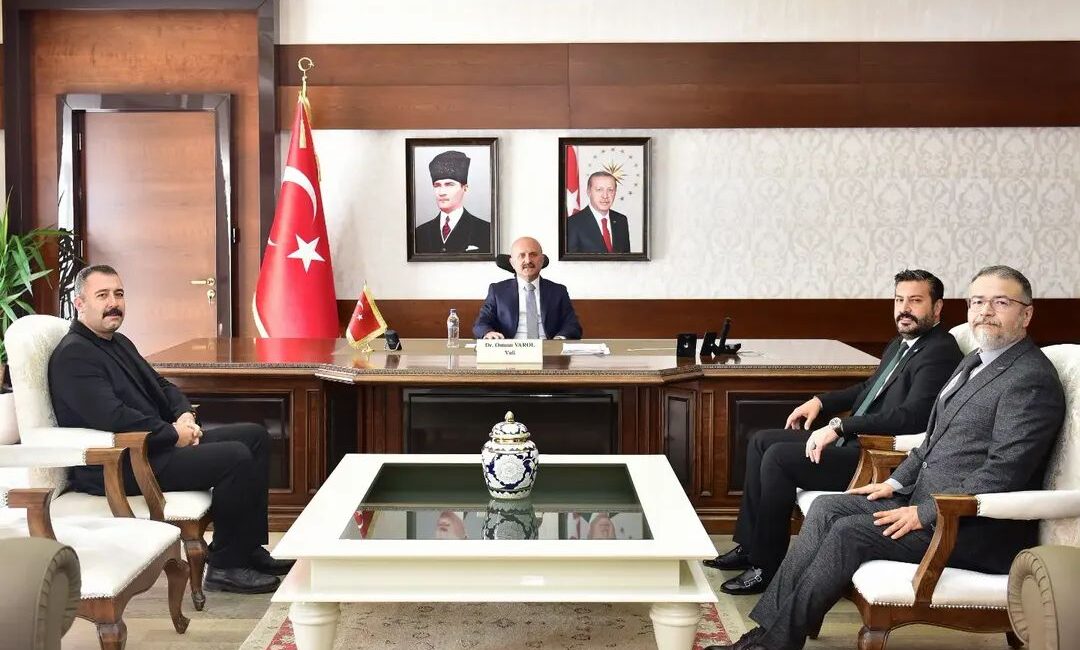 MHP Aydın İl Başkanı Osman Gazi Cihangiroğlu ve beraberindeki heyet,