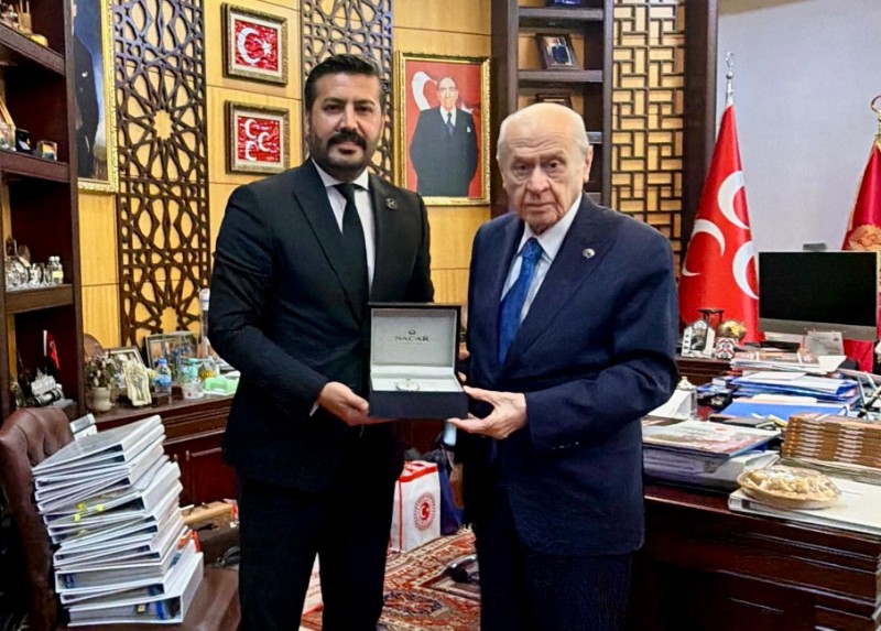 Başkan Cihangiroğlu’ndan Bahçeli’ye kongre sonrası ziyaret Milliyetçi Hareket Partisi (MHP) Aydın İl Başkanı Osman Gazi Cihangiroğlu,